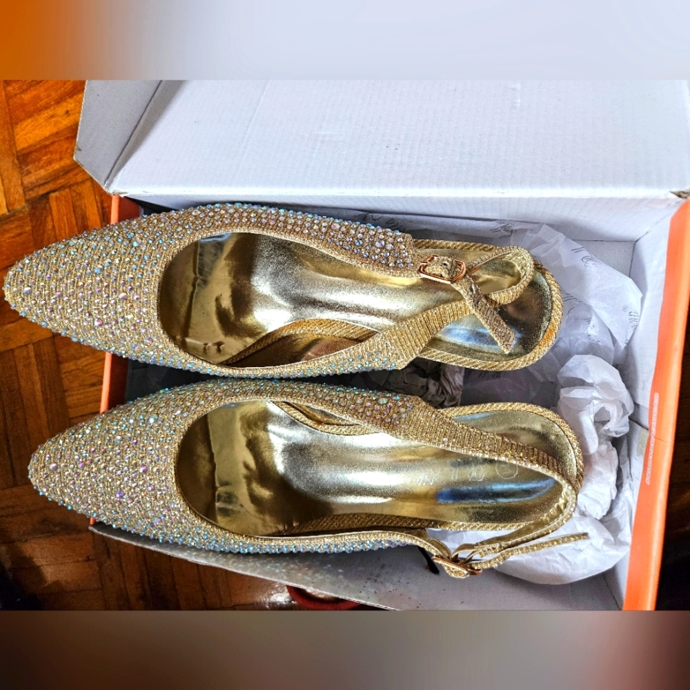 Bella Hannah rhinestones dress shoe in Gold, U.S 11